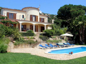 Beautiful holiday home in Calonge with private pool